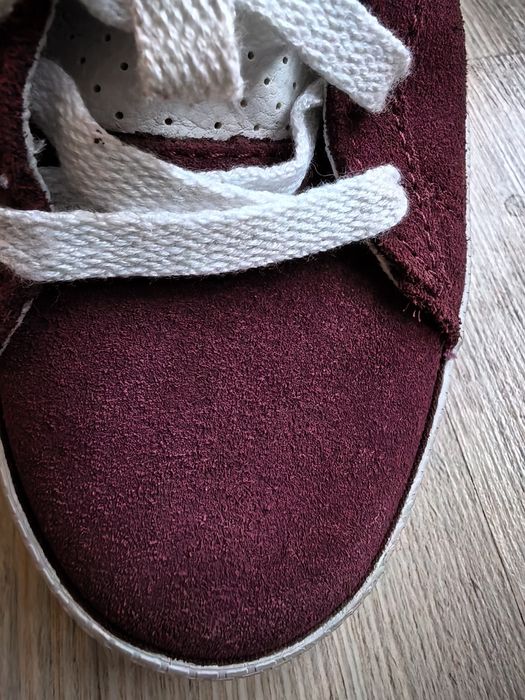 Tenesi Converse   mărime 37   22. 5 cm  nepurtati culoare visinie