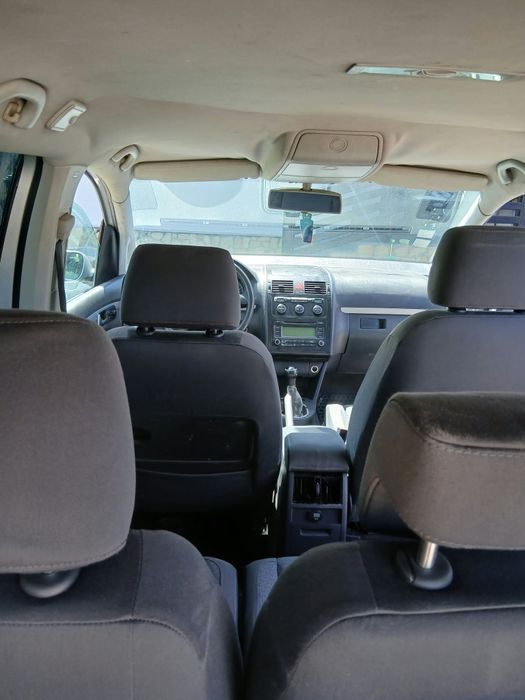 Vând Volkswagen Touran