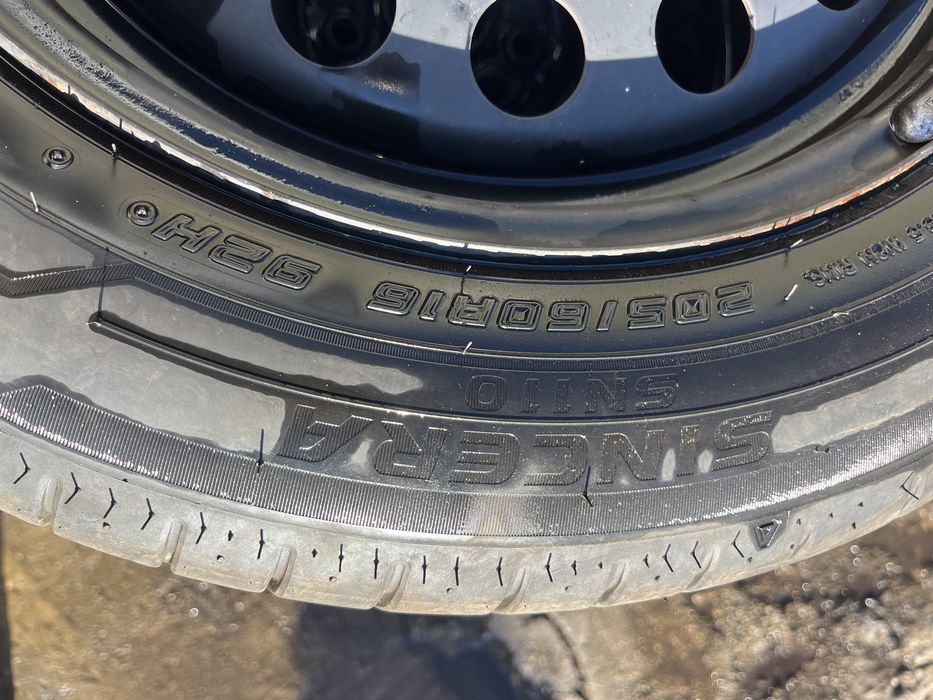 Гуми 205 60 16 Falken 2020г.