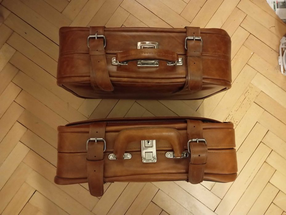 Два винтидж кожени куфара