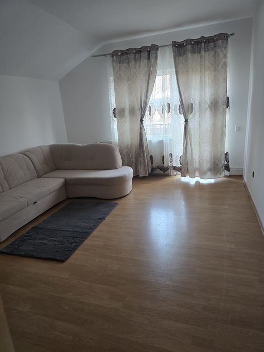 Închiriez casă P +M