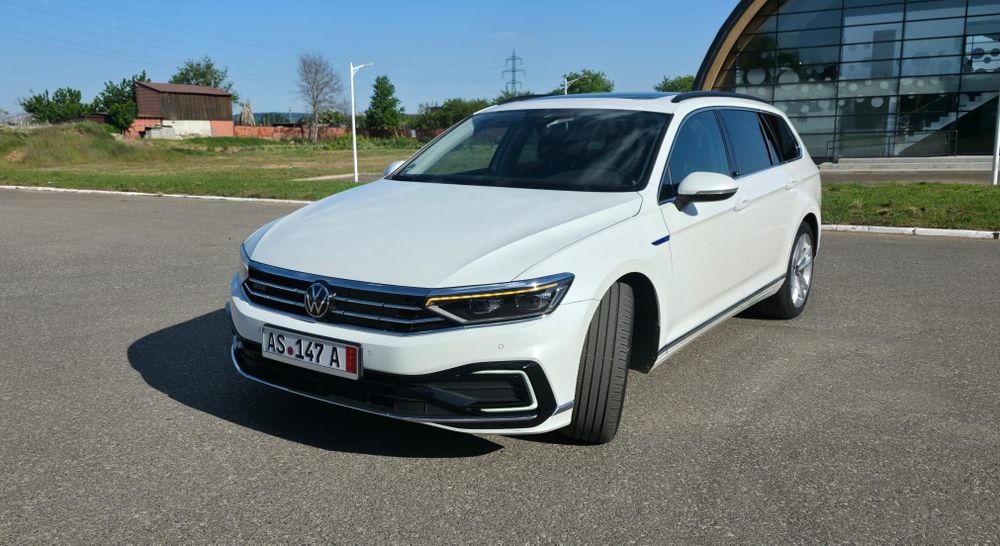 VOLKSWAGEN Passat 2022 — imagine 2