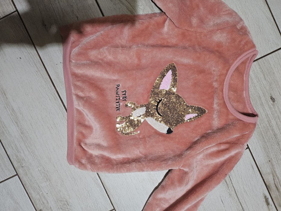 Vand bluza polar fete noua