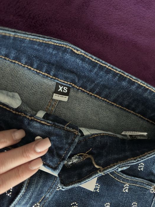 Дънки с камъчета