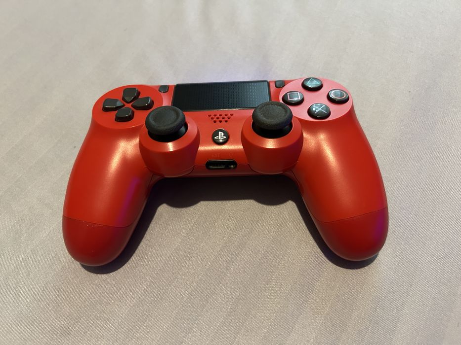 Consolă PS4 500GB + 4 manete + 9 jocuri