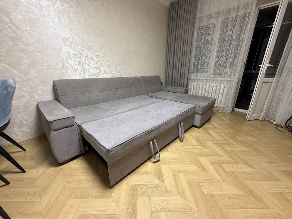 Продам угловой диван-кровать б/у
