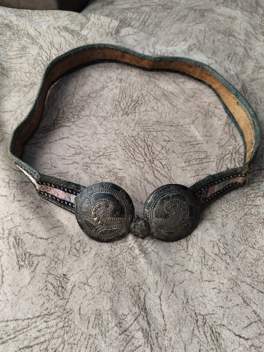 Сребърни пафти .