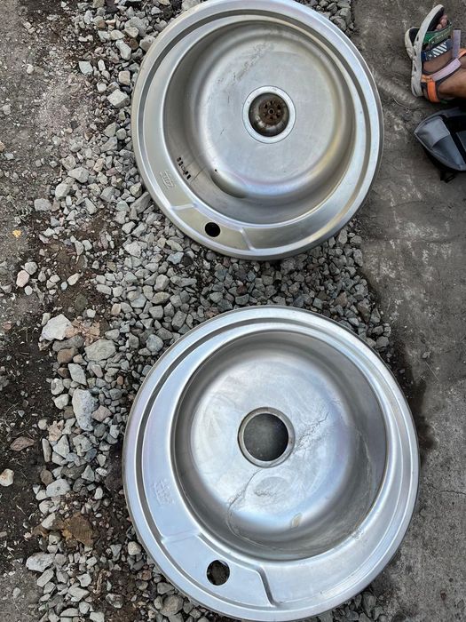 Продам размер р 16 и 15 с камерами