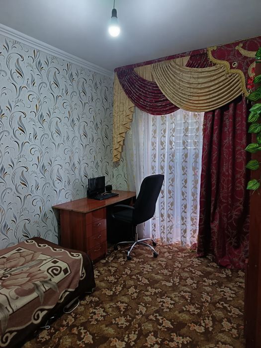 Квартира 5-ти комнатная с мебелью в Саттепо.