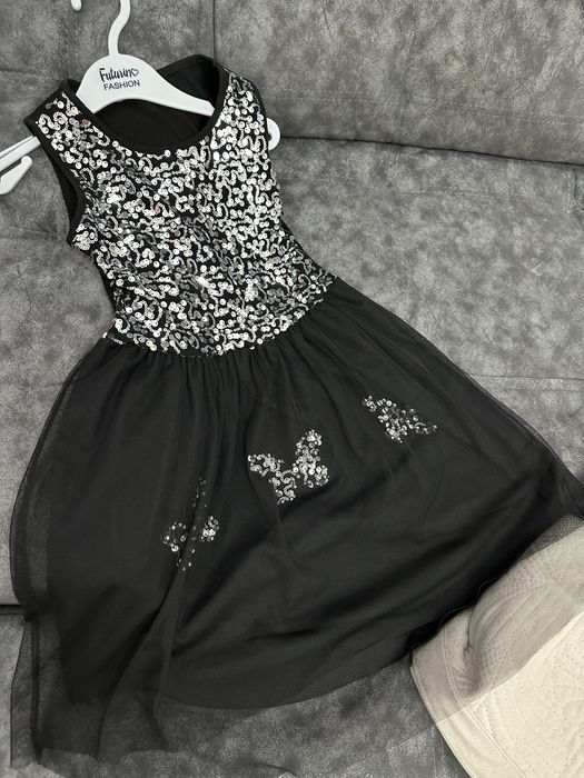 Платье нарядное на девочку 7-8 лет