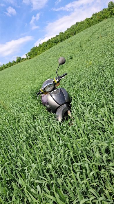 De vanzare scuter 80cc 4t fucteoneaza porneste la a 2 pedala