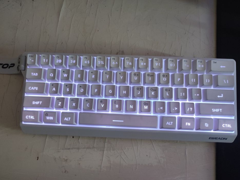 Продам игровую клавиатуру