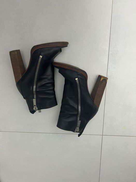 Vand ghete piele cu toc lat