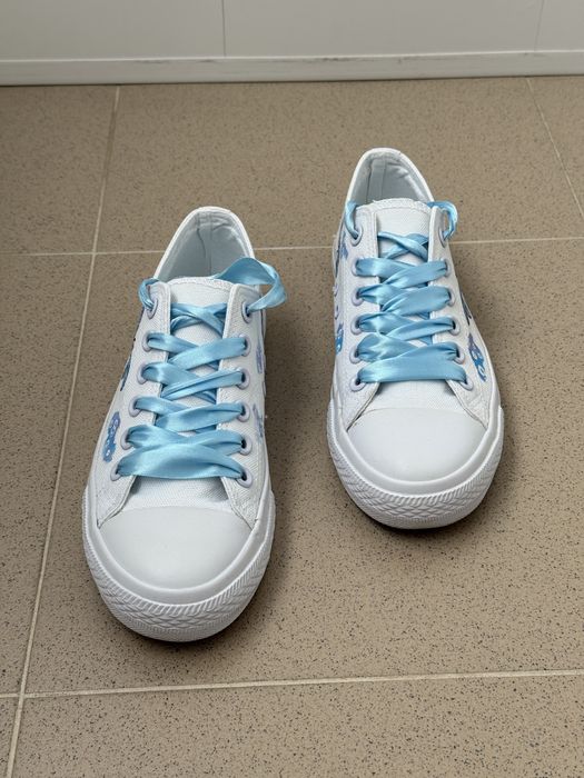 Ръчно рисувани бели/сини кецове 39 номер