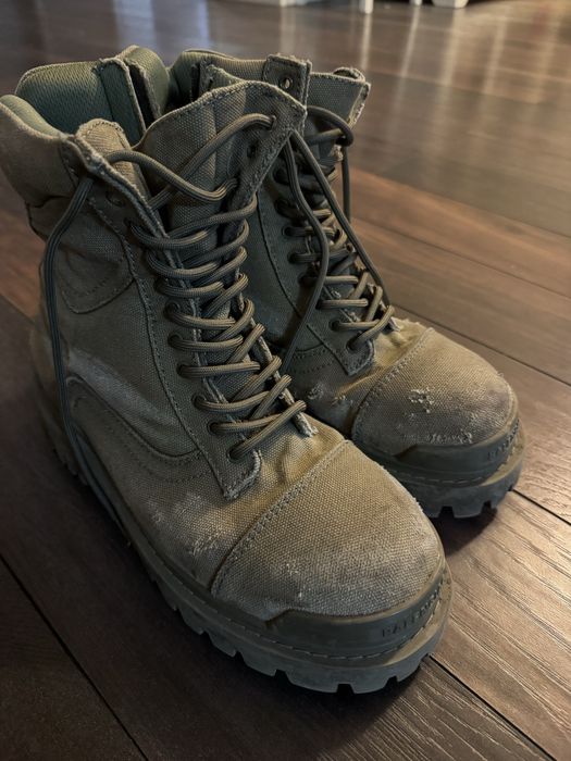 Strike Boots Green