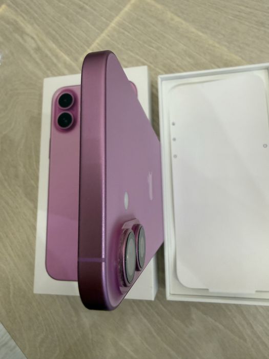 Срочно продам iPhone 16 plus 512GB Pink