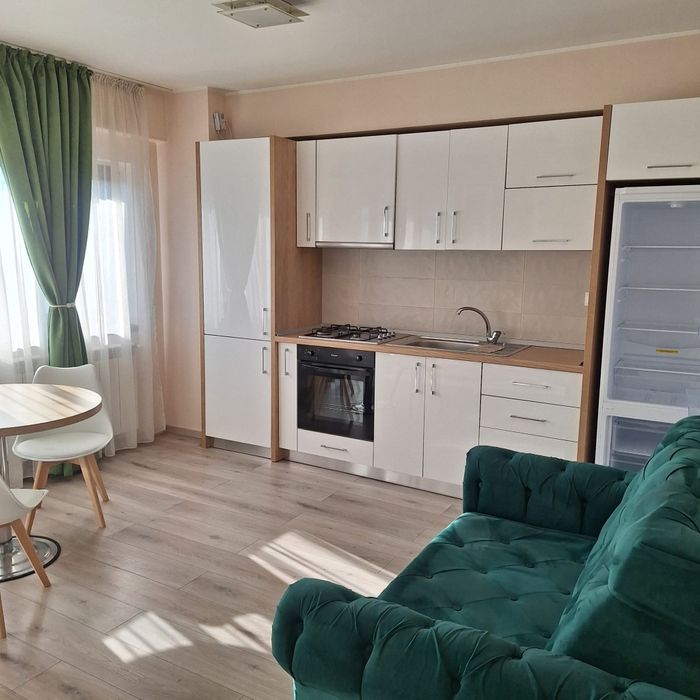 Închiriez apartament