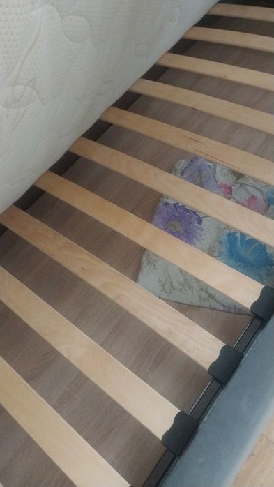 Кровать в хорошем состоянии