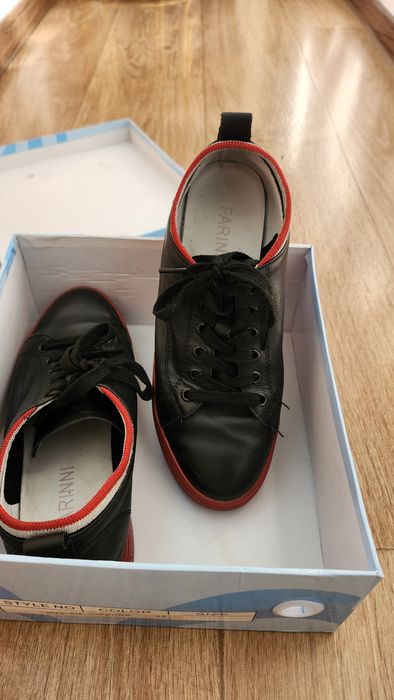 Продам берцы зима и кеды, всё кожа