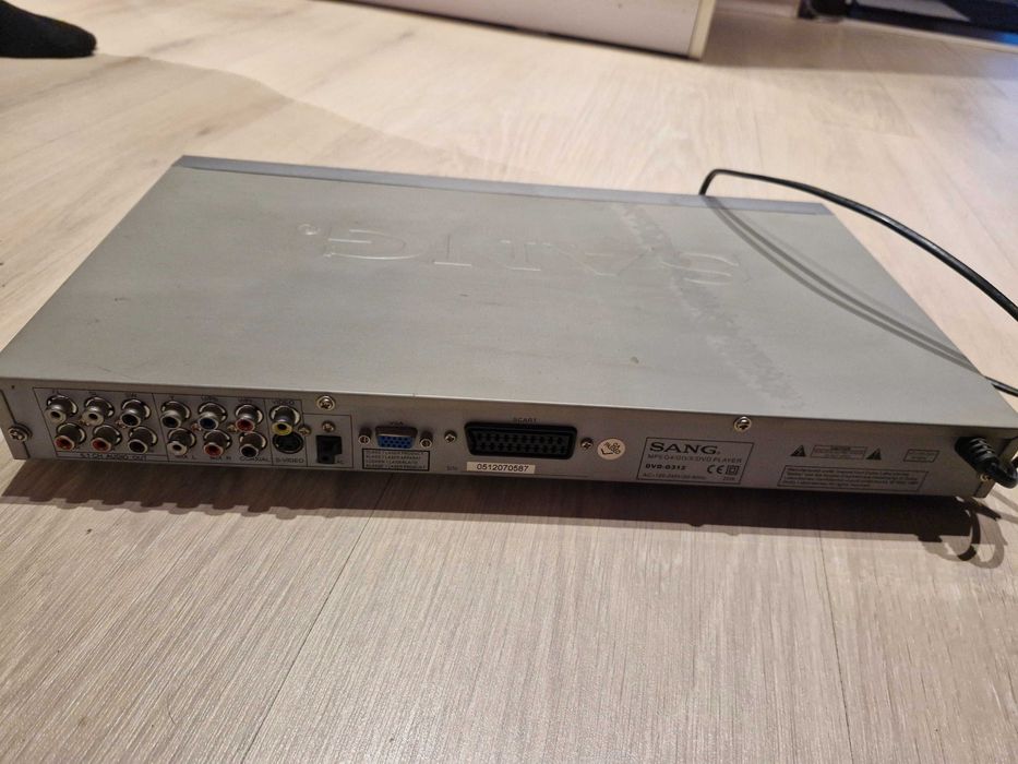 DVD плеър SANG + 50–60 DVD диска
