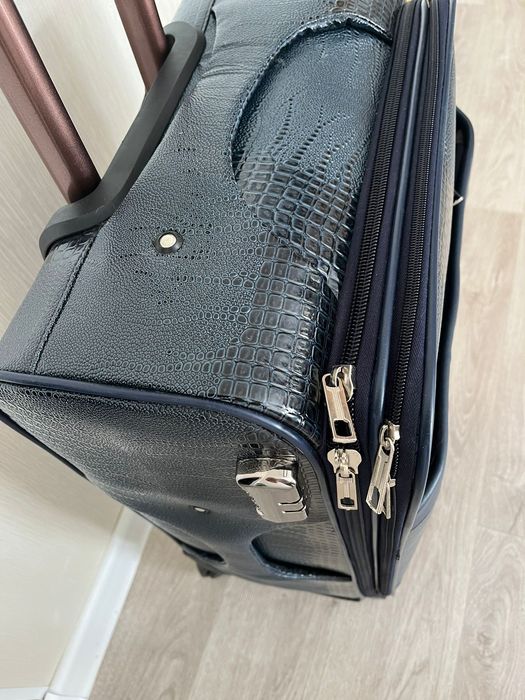 Чемодан новый состояние отличное