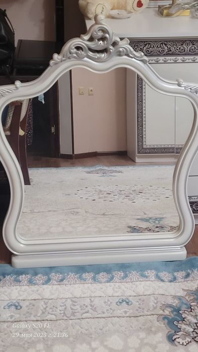 Зеркало от спального гпрнитура