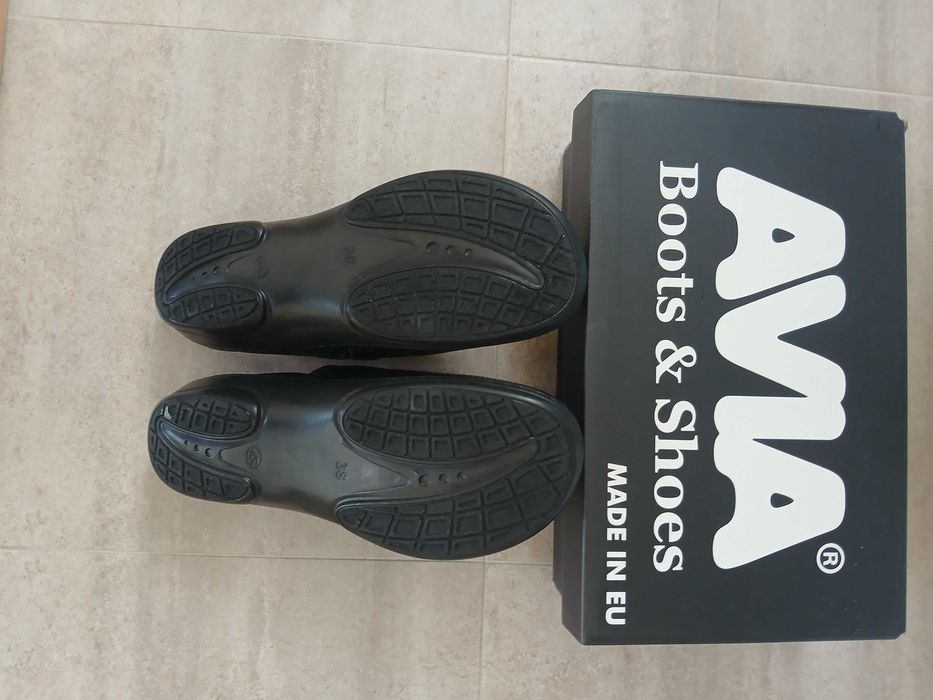 Продавам дамски боти,сабо