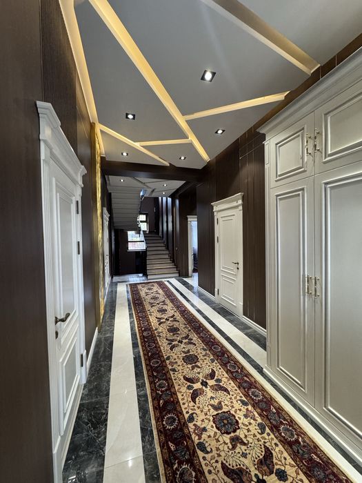 Продаётся Hi-Tech Новый дом.