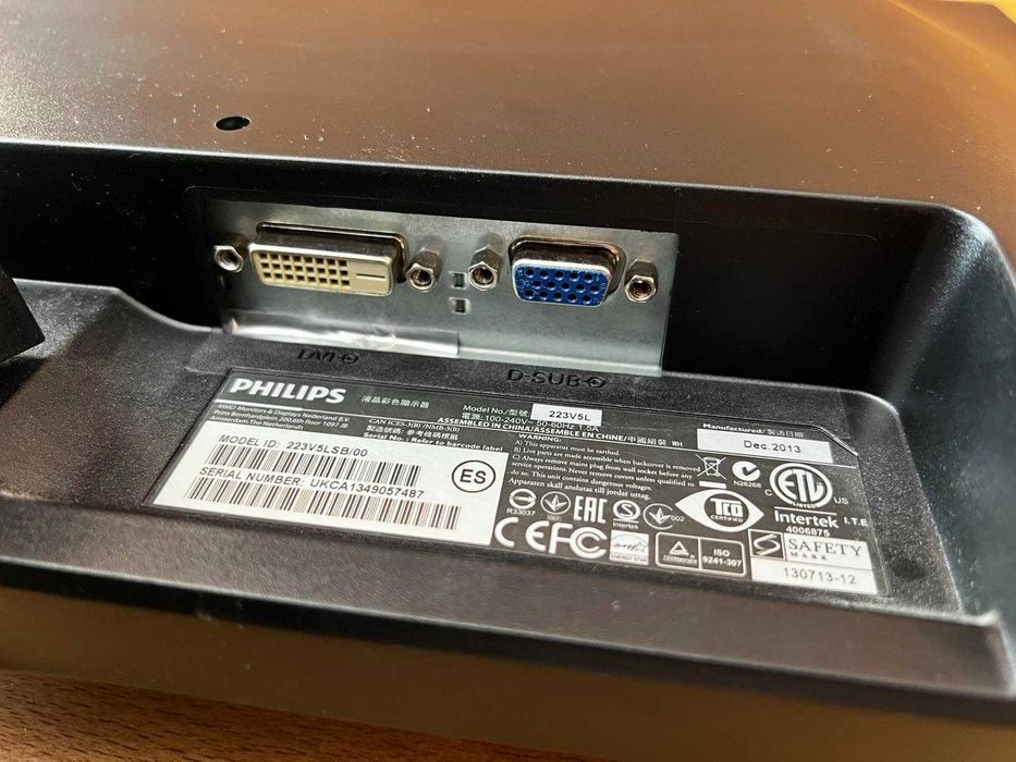 монитор Philips 223V5L