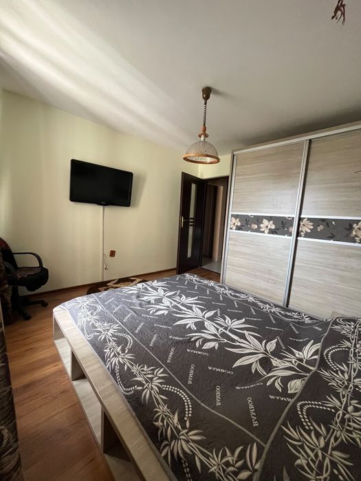 apartament 3 camere de vanzare, zona tomis 3 (macul rosu)