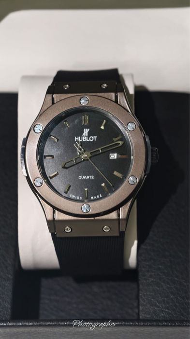 HUBLOT часы.