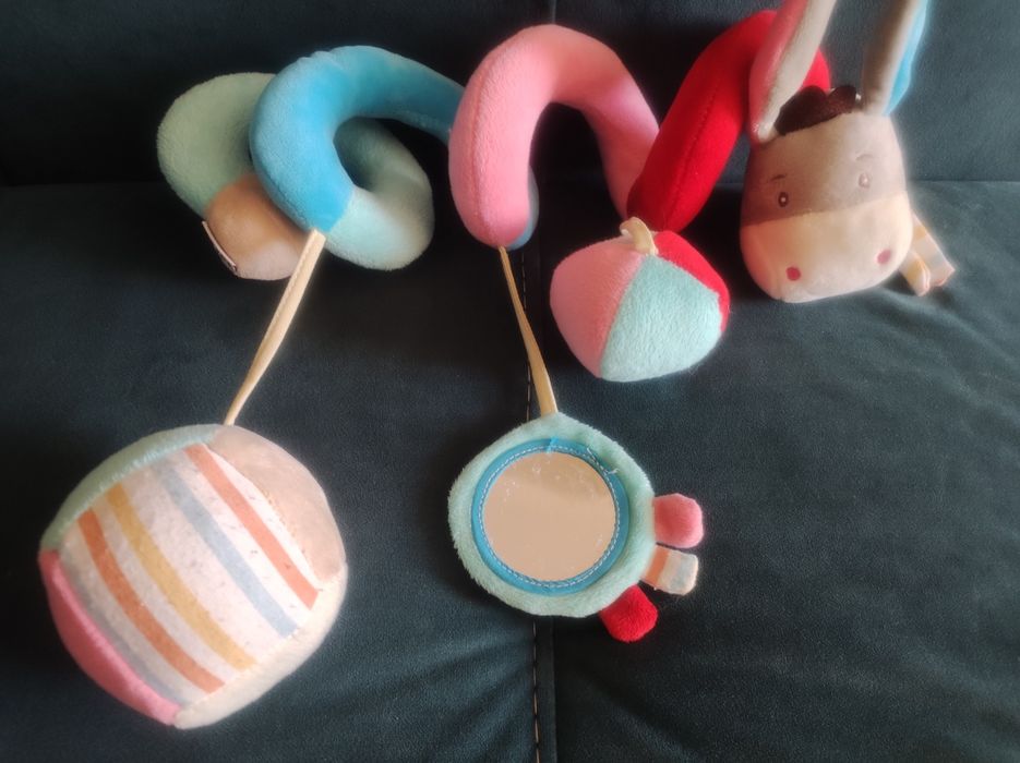 Продам игрушку на бортик кровати