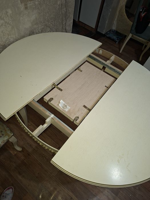 Продам стол со стульями