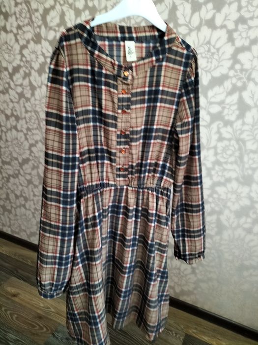 Платья хорошего качества по 1500