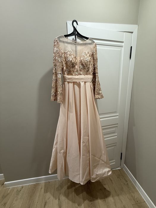 Продается вечернее платье Prima La Sposa