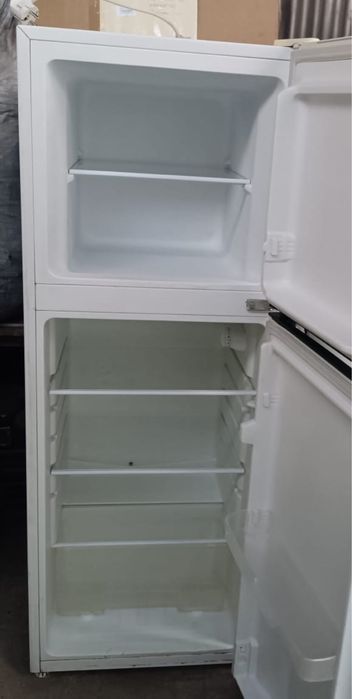 Холодильник двухкамерный