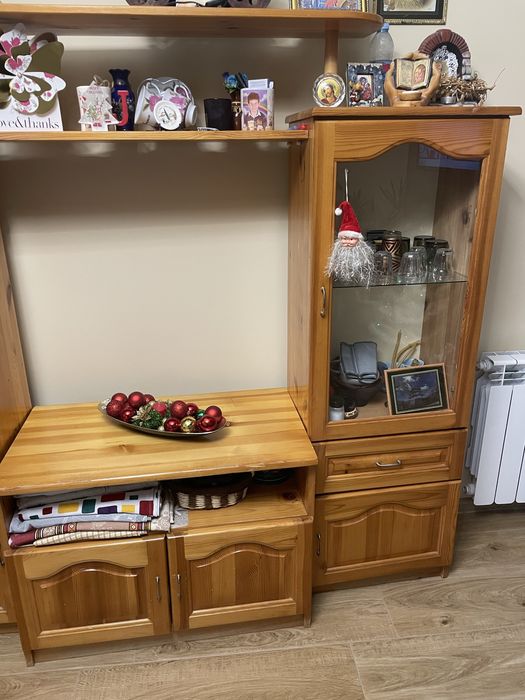 Кухненски шкаф - масивно дърво