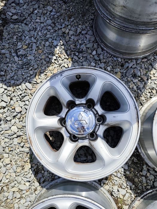 Алуминиеви джанти за Mitsubishi Pajero 15x7J