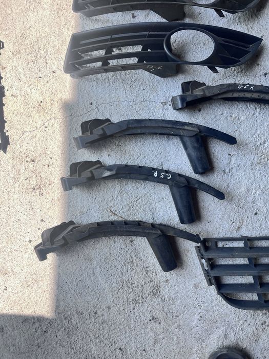 Решетка / решетки предна броня VAG golf 5 touran passat b6 audi seat