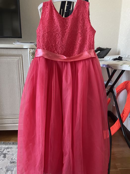 Продам платья на девочку