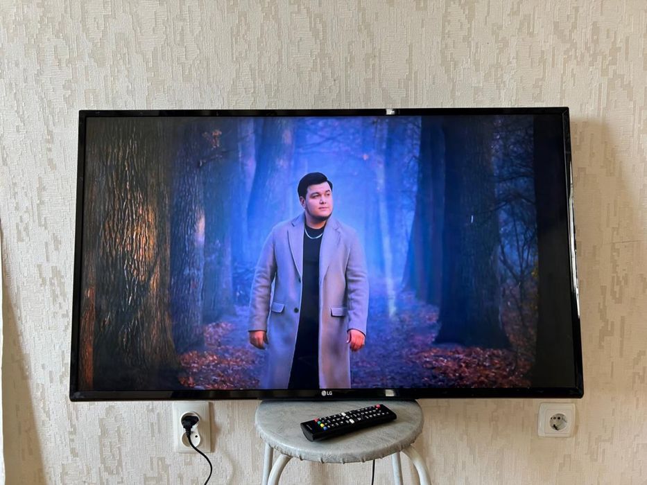 LG Smart телевизор 43/110см