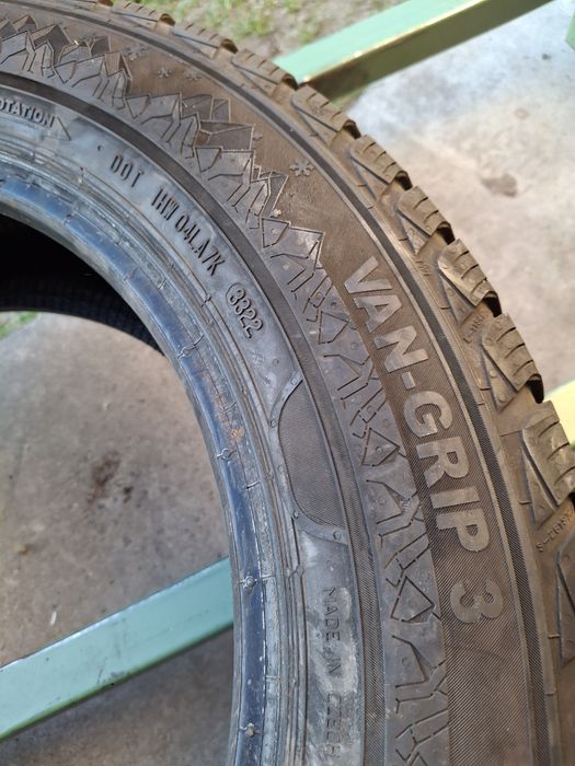 4 Anvelope  de iarnă 215 60 r17C Semperit