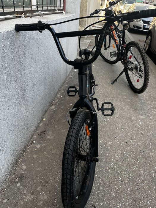 bicicleta bmx aproape noua
