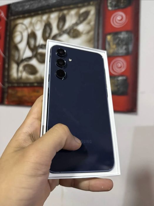 Продам обменяю Samsung A55 8/128 идеал