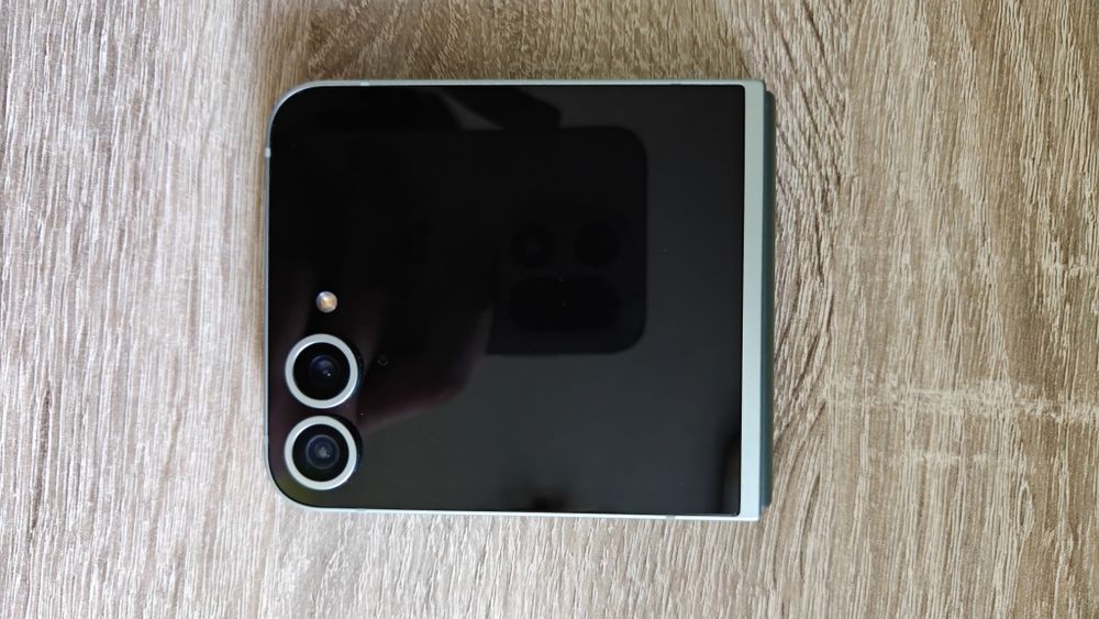 Galaxy Flip 6 PERFECT