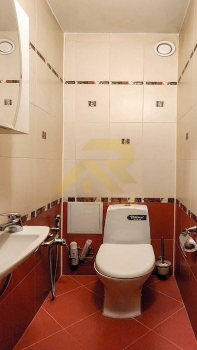 Продава се Тристаен апартамент в София, Люлин 6 - 89 кв.м за 2022 €/кв.м - Снимка #9