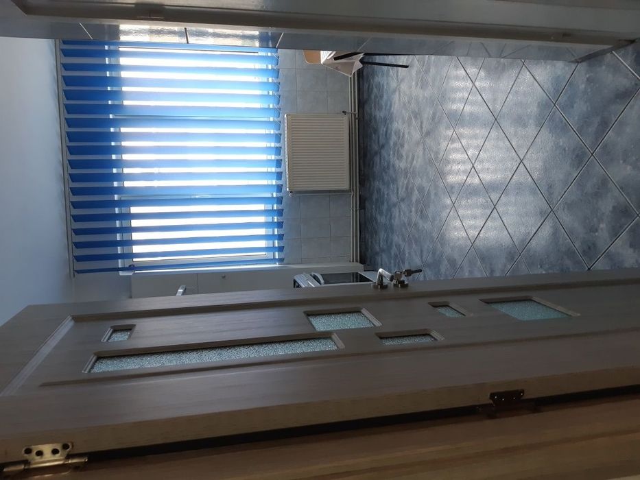 Închiriez ap 2 camere , decomandat