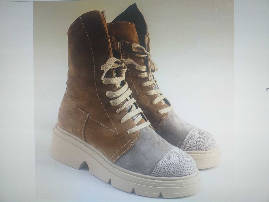 Продавам дамски боти, номер 37, естествен велур, с цип и връзки, нови