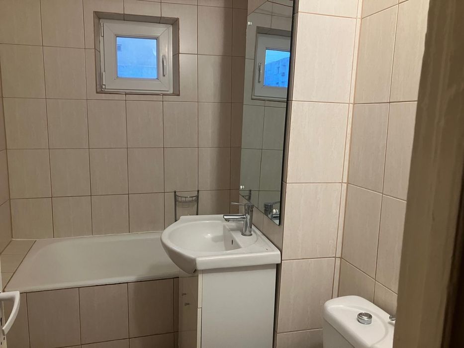 Dau spre închiriere apartament 3 camere