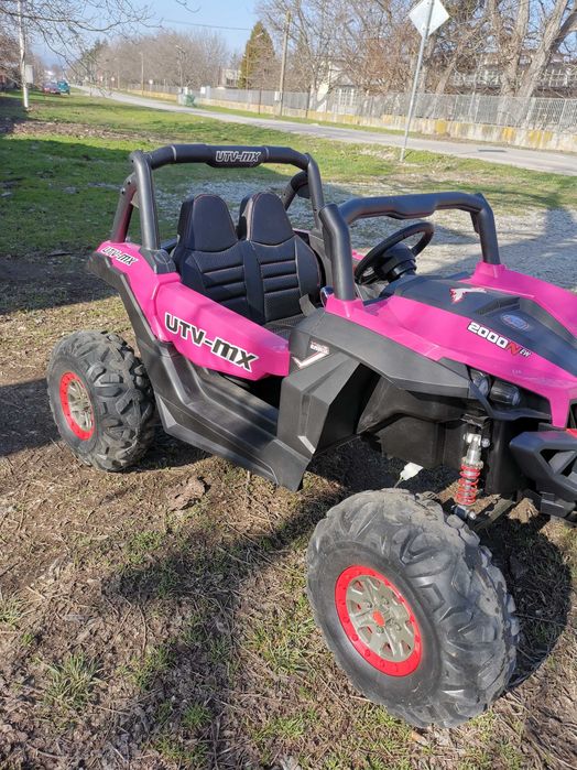 Акумулаторен джип  с два  кумулатора по 12 волта.